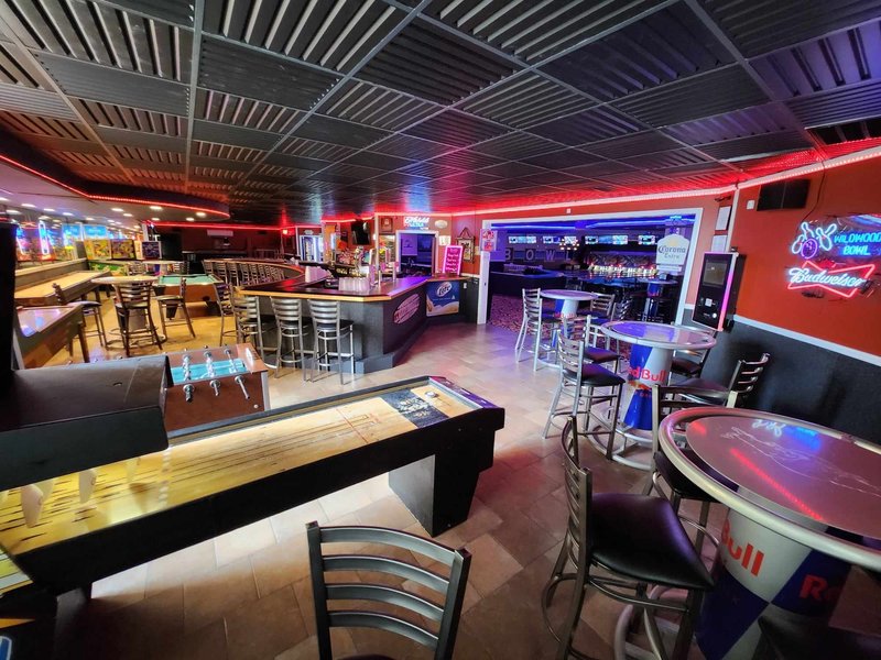 Island Bowl & Family Entertainment Center photo 5
