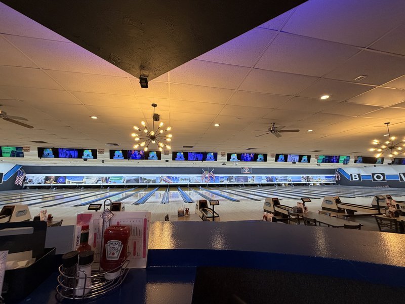Island Bowl & Family Entertainment Center photo 6