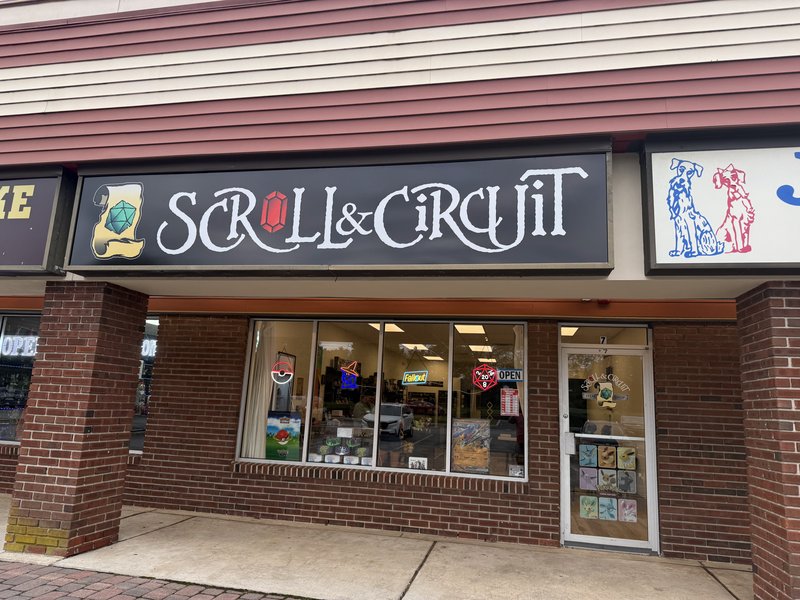 Scroll and Circuit Games