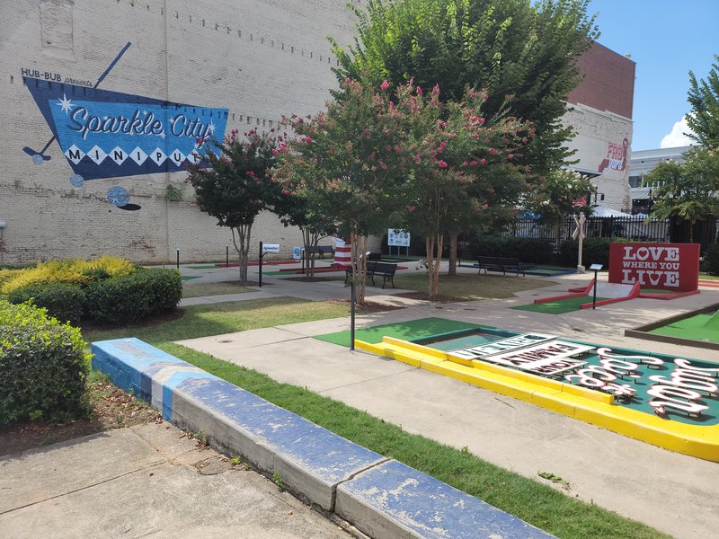 Sparkle City Mini Putt photo 2