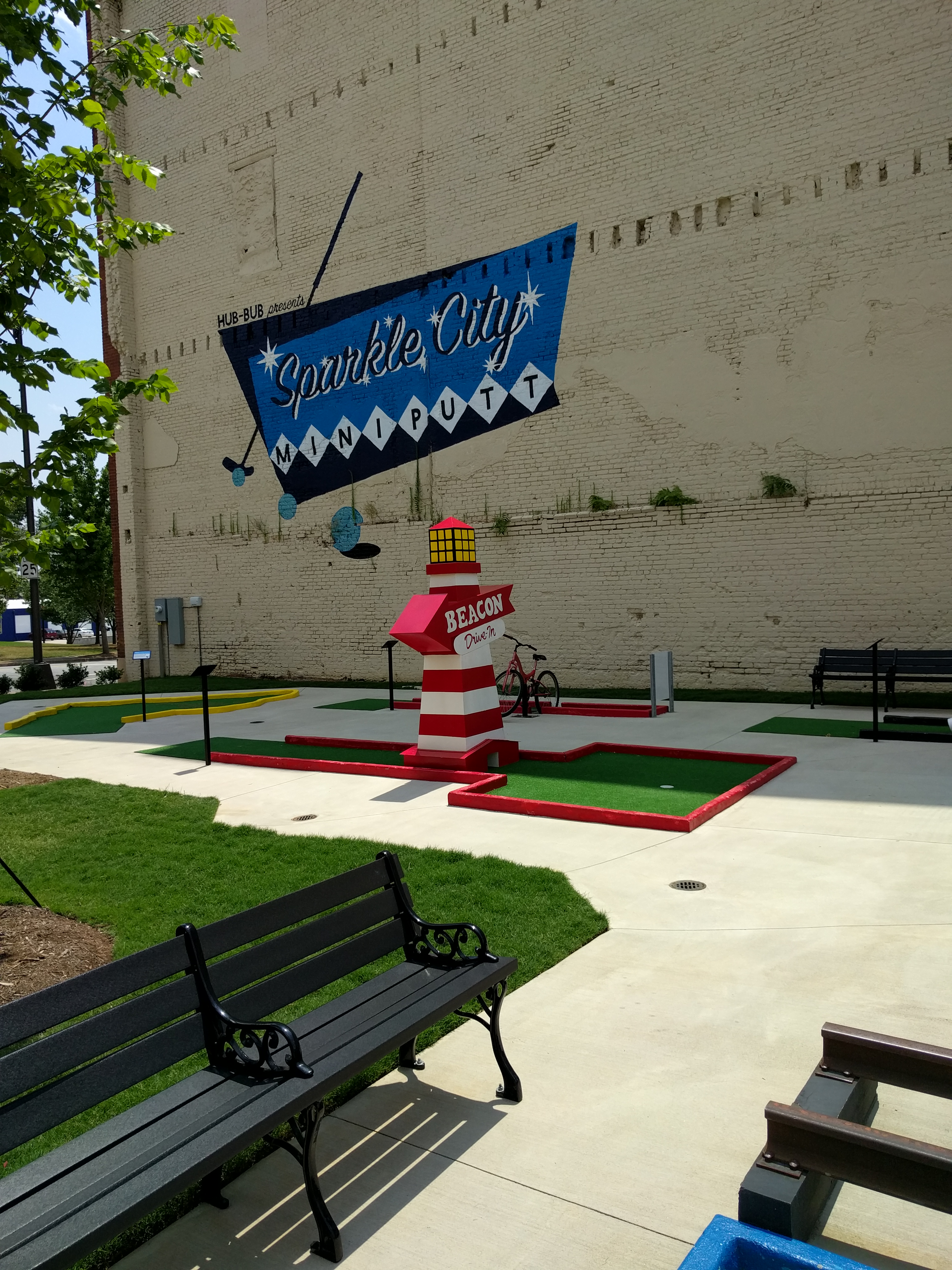 Sparkle City Mini Putt photo 3