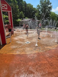 Round Hill Spray Park
