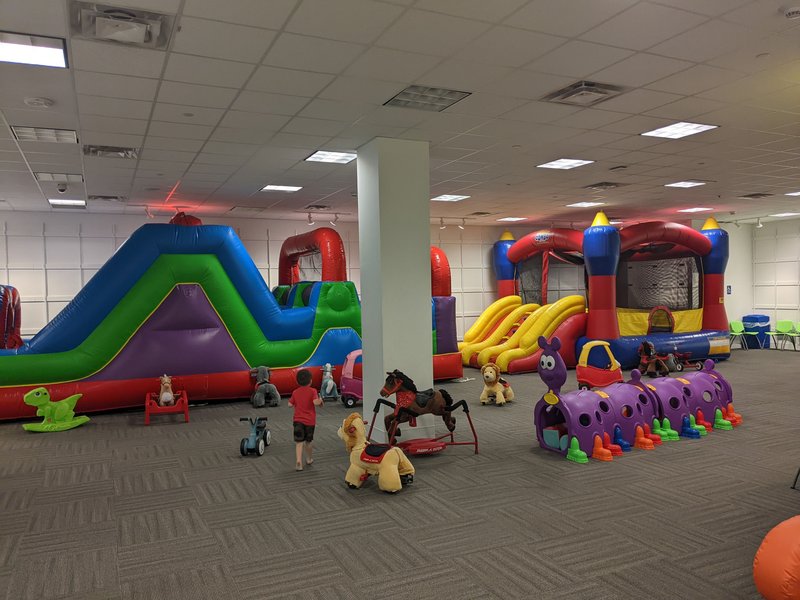 BOUNCE AND PLAY photo 3