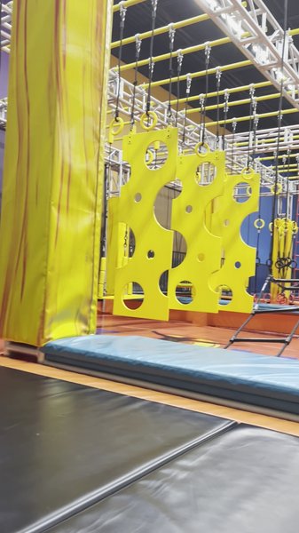 EVENT ZONA BOWL / REBOUND TRAMPOLINE PARK photo 2