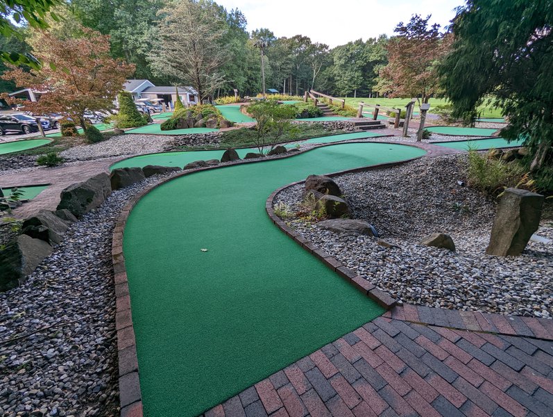 Longhis Executive Par 3 Golf Course, Driving Range & Mini Golf photo 2