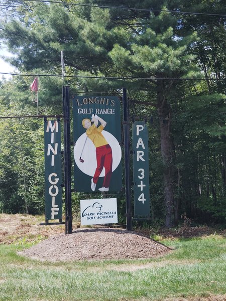 Longhis Executive Par 3 Golf Course, Driving Range & Mini Golf photo 4