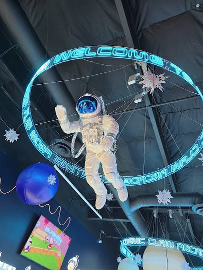 Cosmic Claw Arcade photo 3