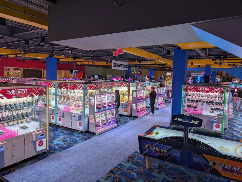 Round1 Bowling & Arcade - Glendale photo 3