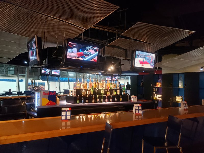 K1 Paddock Lounge - Sports Bar & Restaurant - Buffalo Grove, IL photo 5