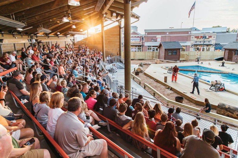 Paula Deen's Lumberjack Feud Supper Show photo 5