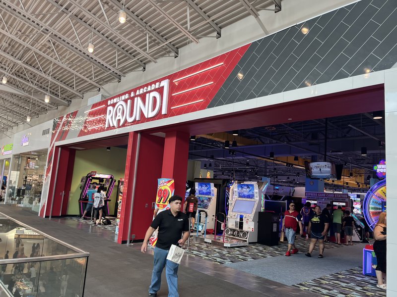 Round1 Bowling & Arcade Elizabeth - The Mills at Jersey Gardens photo 3