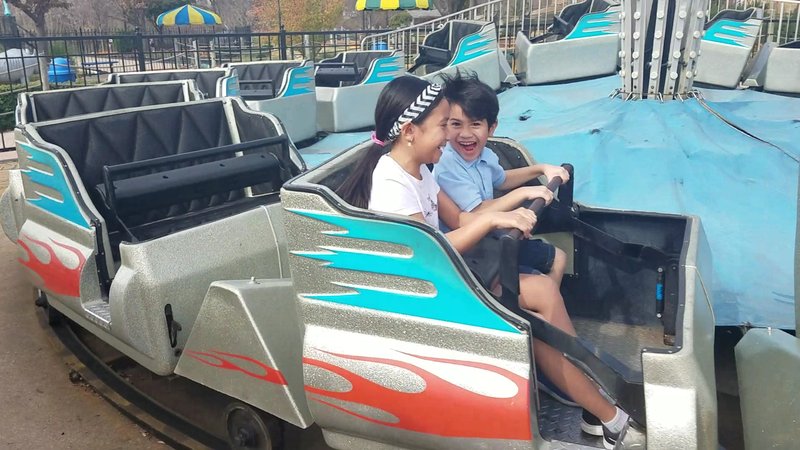 Alley Cats Entertainment and Putt-Putt Golf Center photo 2