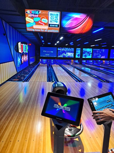 Alley Cats Entertainment and Putt-Putt Golf Center photo 3