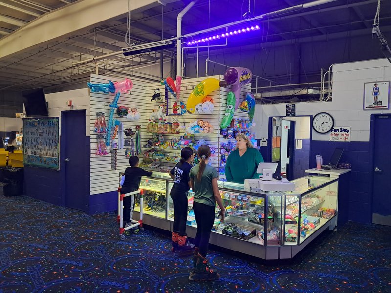 Xtreme Wheels - Roller Skating & Family Fun Center photo 6