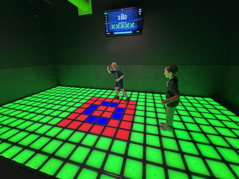 PUSH START PLAY Family Entertainment Center photo 6