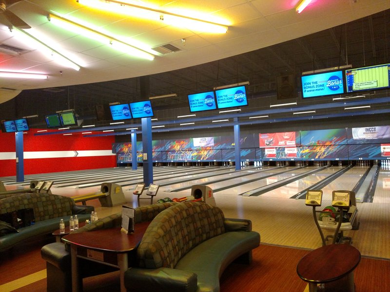 Bowlero Brooklyn Park photo 4