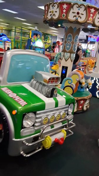 Chuck E. Cheese photo 2