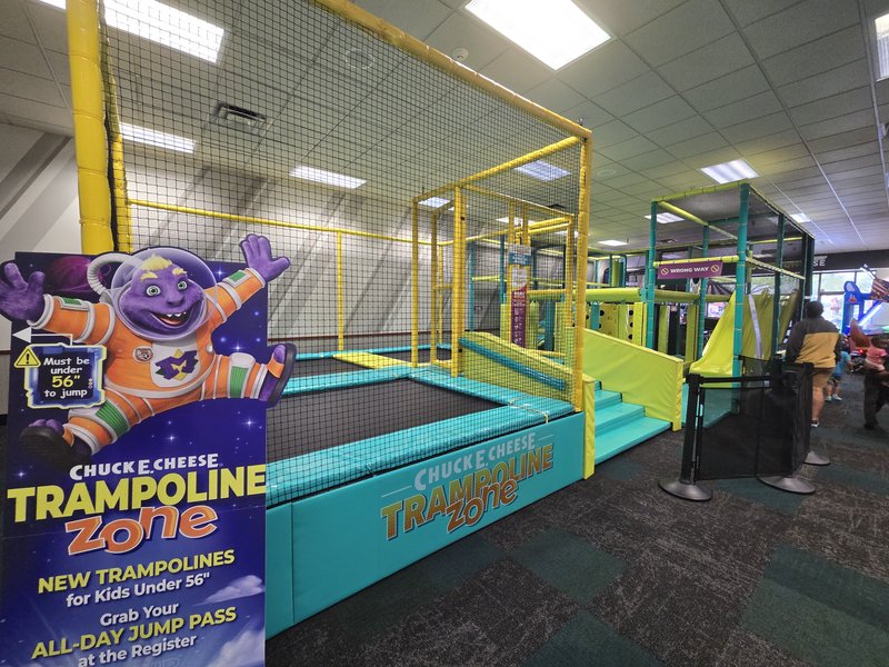 Chuck E. Cheese photo 4