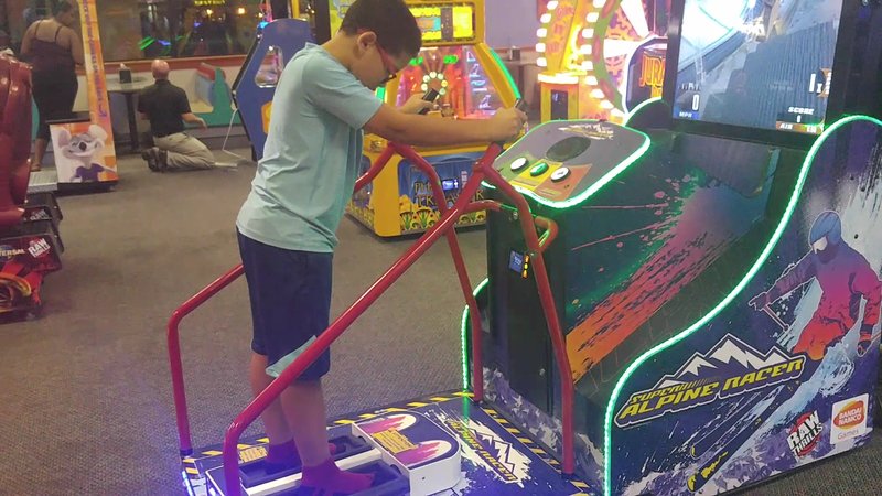 Chuck E. Cheese photo 2