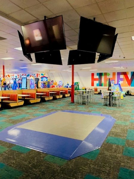 Chuck E. Cheese photo 4