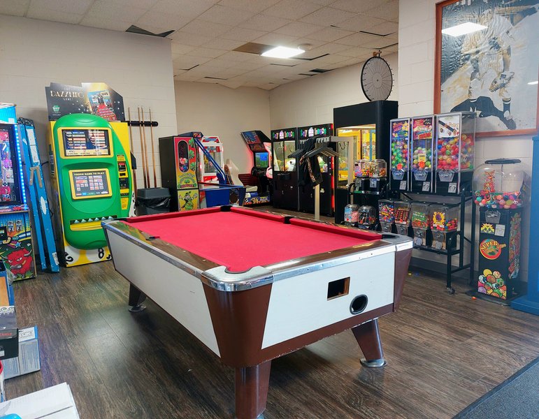 Nellie Fox Bowl & Sport Shop photo 5