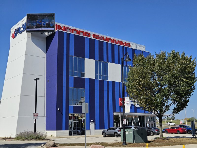iFLY Indoor Skydiving - Chicago Rosemont photo 3