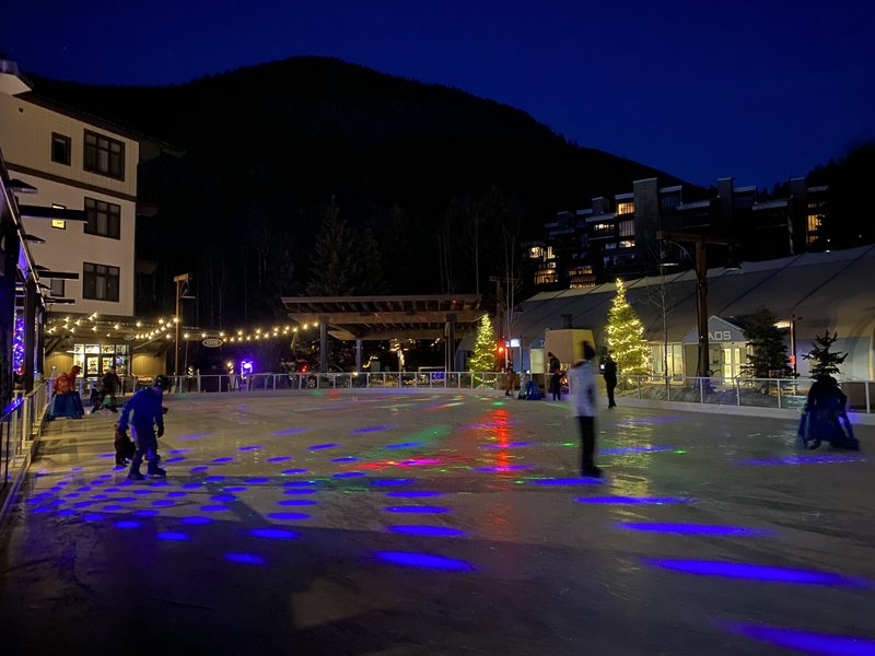 Eis Haus & Ice Rink photo 2