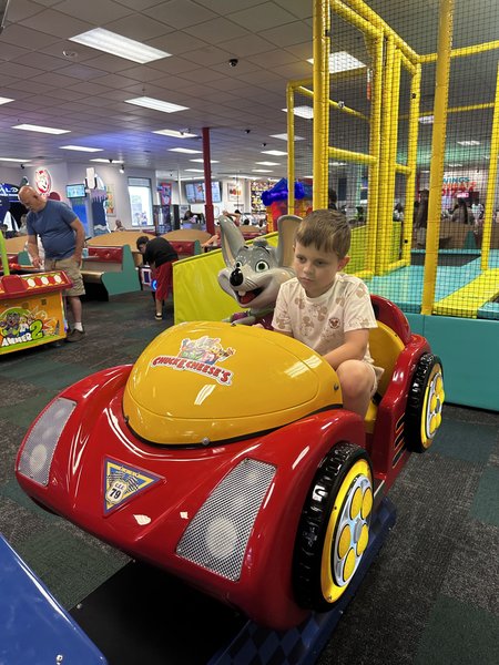 Chuck E. Cheese photo 4