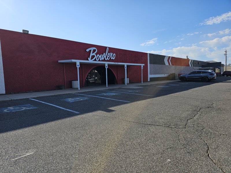 Bowlero Edmond photo 5