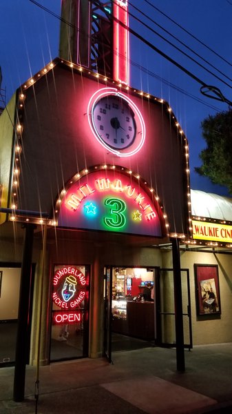 Wunderland Milwaukie Cinemas photo 3