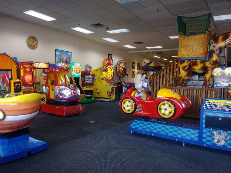Chuck E. Cheese photo 4