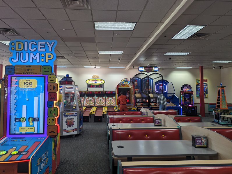 Chuck E. Cheese photo 3