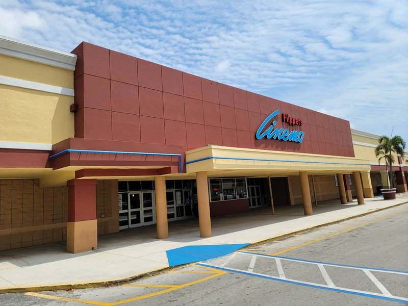 Flippers Cinema & Arcade photo 4