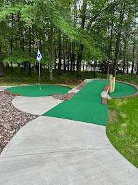 Twisted Pines Putt-Putt & Ice Cream photo 2
