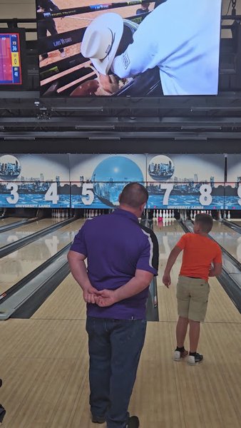 Twin Pins Bowling Bar photo 2