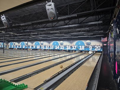 Twin Pins Bowling Bar photo 3