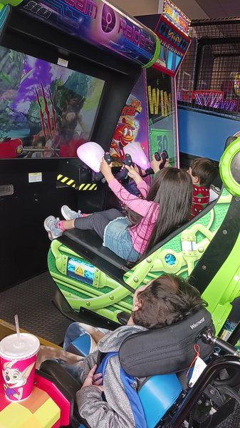 Chuck E. Cheese photo 2