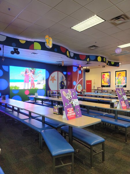Chuck E. Cheese photo 3