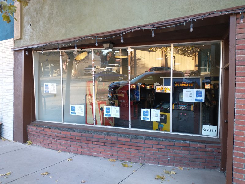 Andy's Awesome Arcade - MrPuttersFFC photo 5