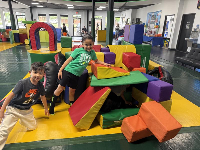 Super Fort Wars | Nerf Battles & Fort Building photo 3