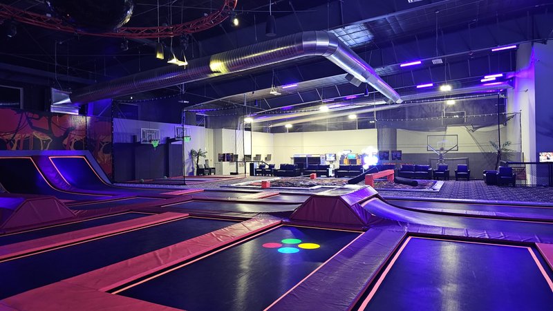 QUAKE Family Fun Center photo 4
