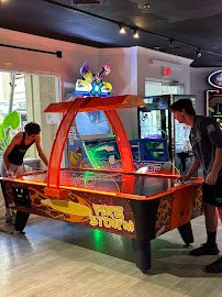 Glow Putt Arcade photo 6