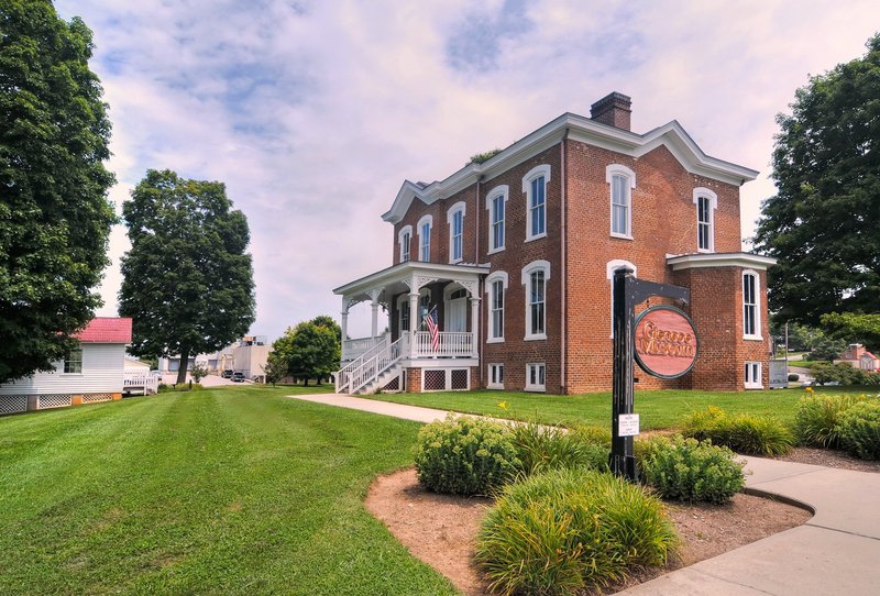Glencoe Mansion: Museum & Gallery
