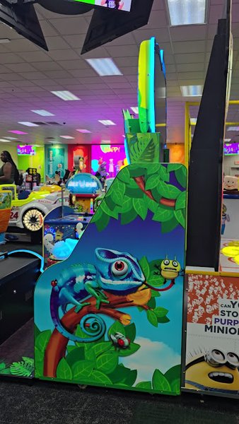 Chuck E. Cheese photo 2