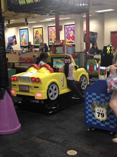 Chuck E. Cheese photo 3