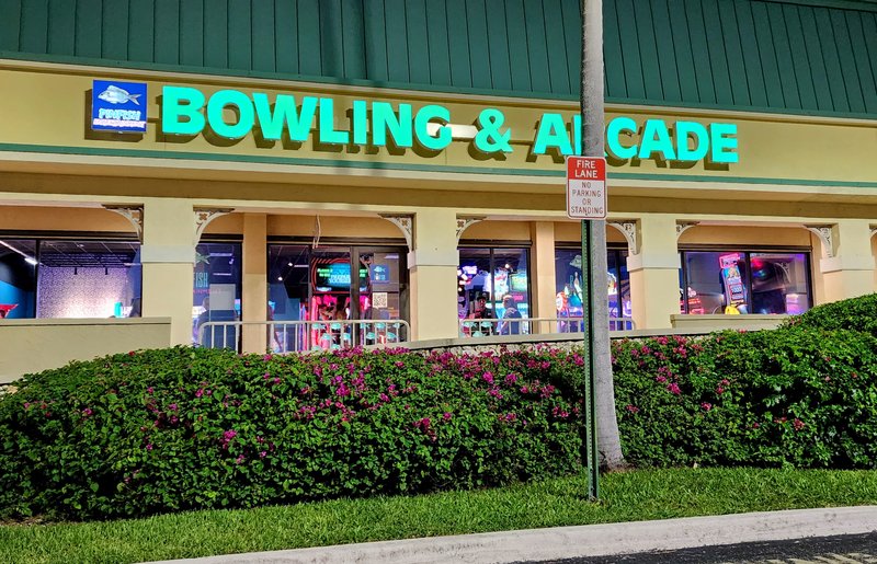 Pinfish Entertainment - Bowling & Arcade photo 4