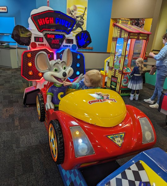 Chuck E. Cheese photo 4