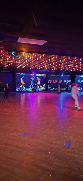 High Rollers Skating photo 5