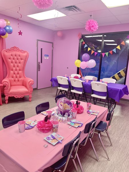 Bouncyland Family Fun Center photo 4