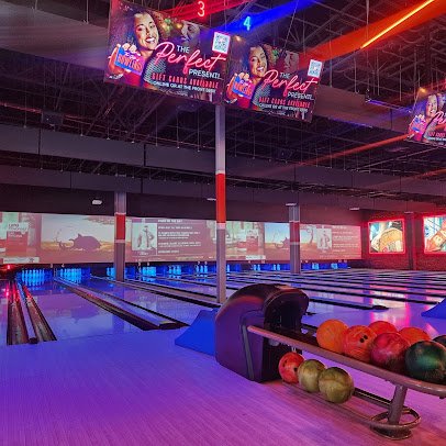 Bowlero Oxnard photo 3